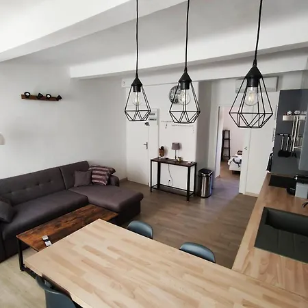 Au Centre De Sanary, A 50m Du Port Dans Magnifique Rue Pietonne * Sanary-sur-Mer