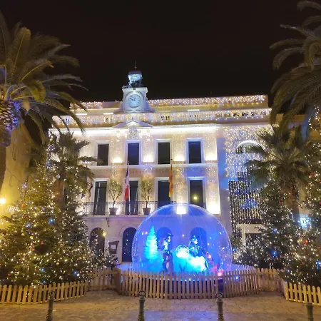 Au Centre De Sanary, A 50m Du Port Dans Magnifique Rue Pietonne